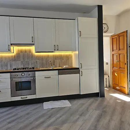 Casa Clelia, Esclusivo Frontemare A דירה ואראצה