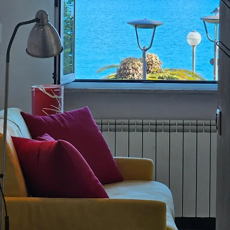 Casa Clelia, Esclusivo Frontemare A דירה ואראצה