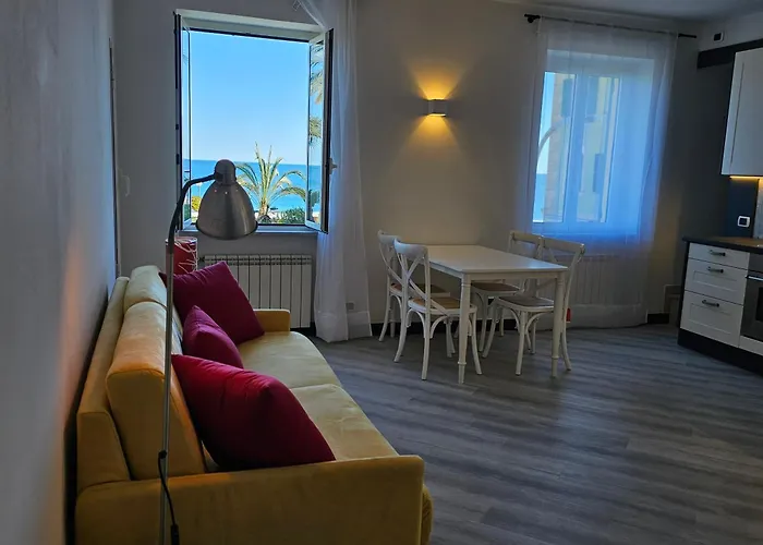 Casa Clelia, Esclusivo Frontemare A