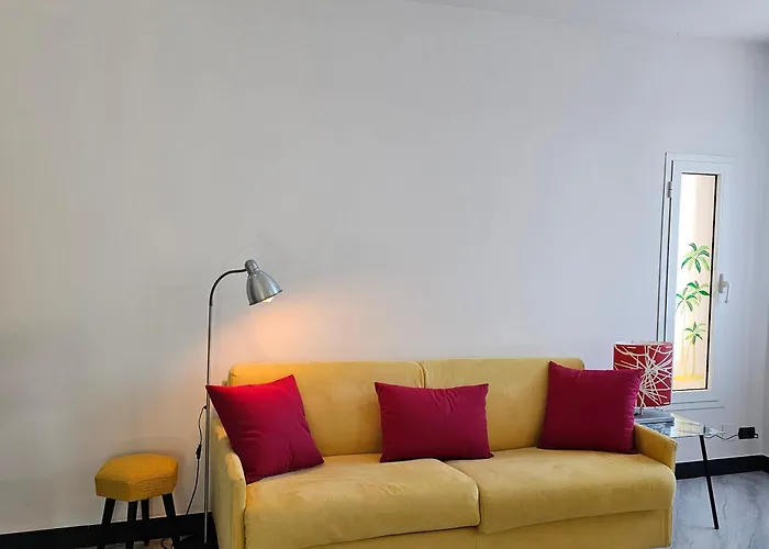 Casa Clelia, Esclusivo Frontemare A Apartamento Varazze