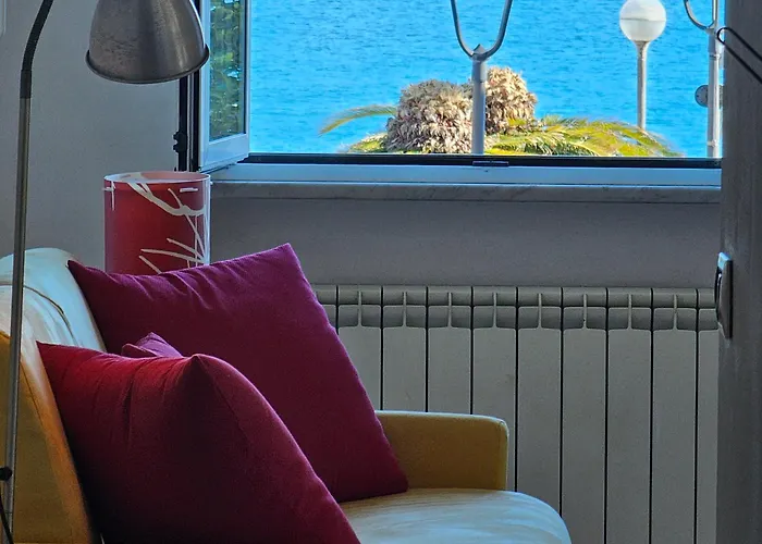 Casa Clelia, Esclusivo Frontemare A Apartamento Varazze